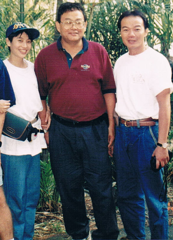 左から浅井星美、フジワラさん、Mr.陳興桂